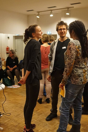 Sitzungspause während des ersten Treffens.